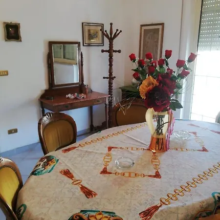 Beddra Lu Suli, Lu Mari E Lu Ventu Apartment *